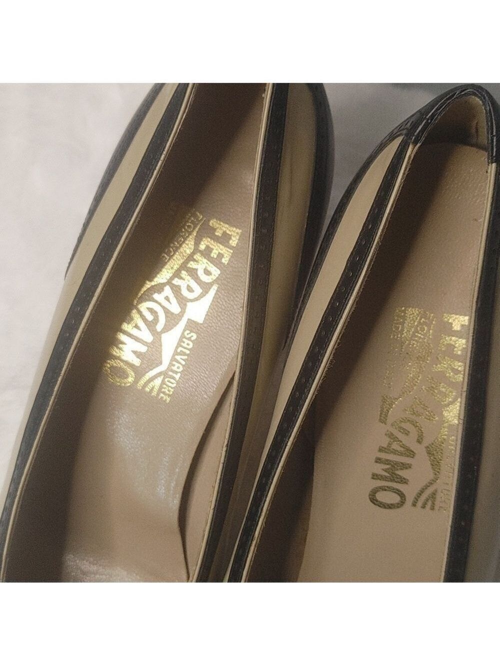 Vintage Salvatore Ferragamo Spectator Pumps 10AA Made In Italy Black/Taupe - Picture 2 of 11